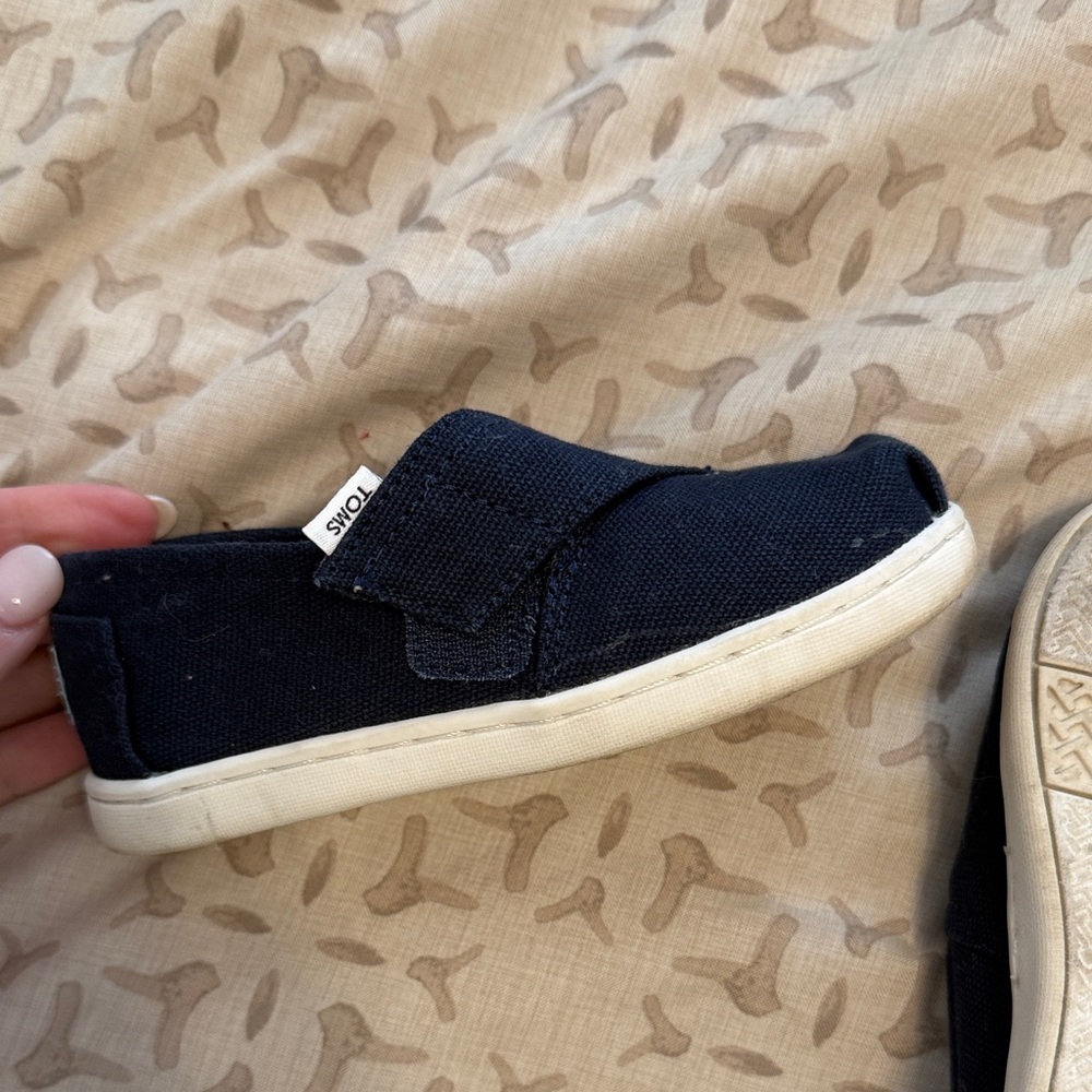 TOMS Kids Dark Blue Moccasins - Picture 3 of 5